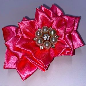 ELEGANT CLASSY STYLE WITH RHINESTONE HAIRCLIP - LIGHT PINK